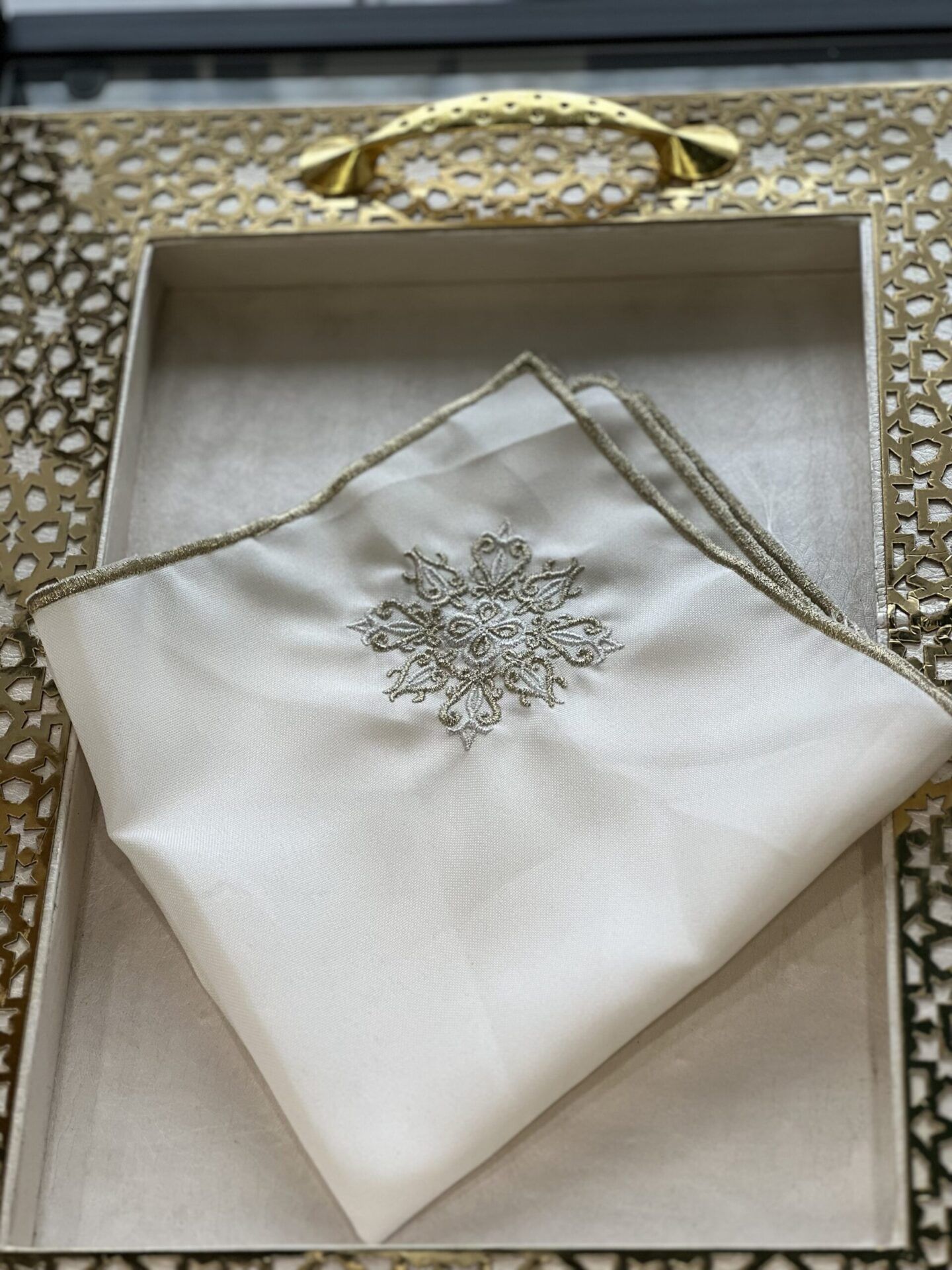 Lot 6 serviettes beige warda – Image 1