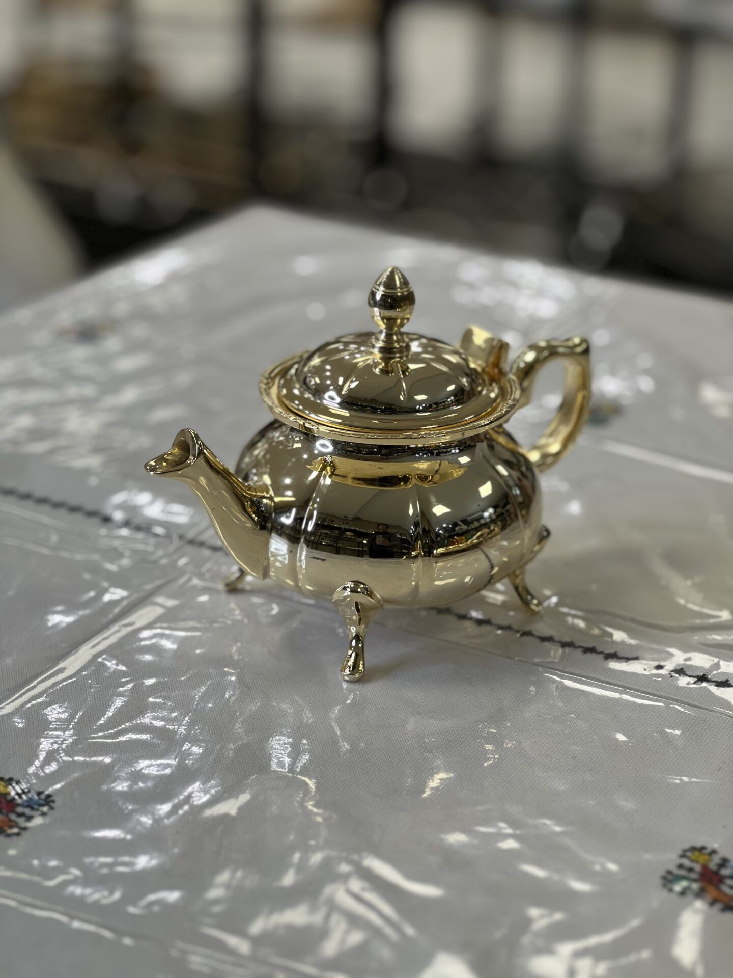 PETIT THEIERE MAROCAINE CUIVRE DORE PM ARTISANAL – Image 1