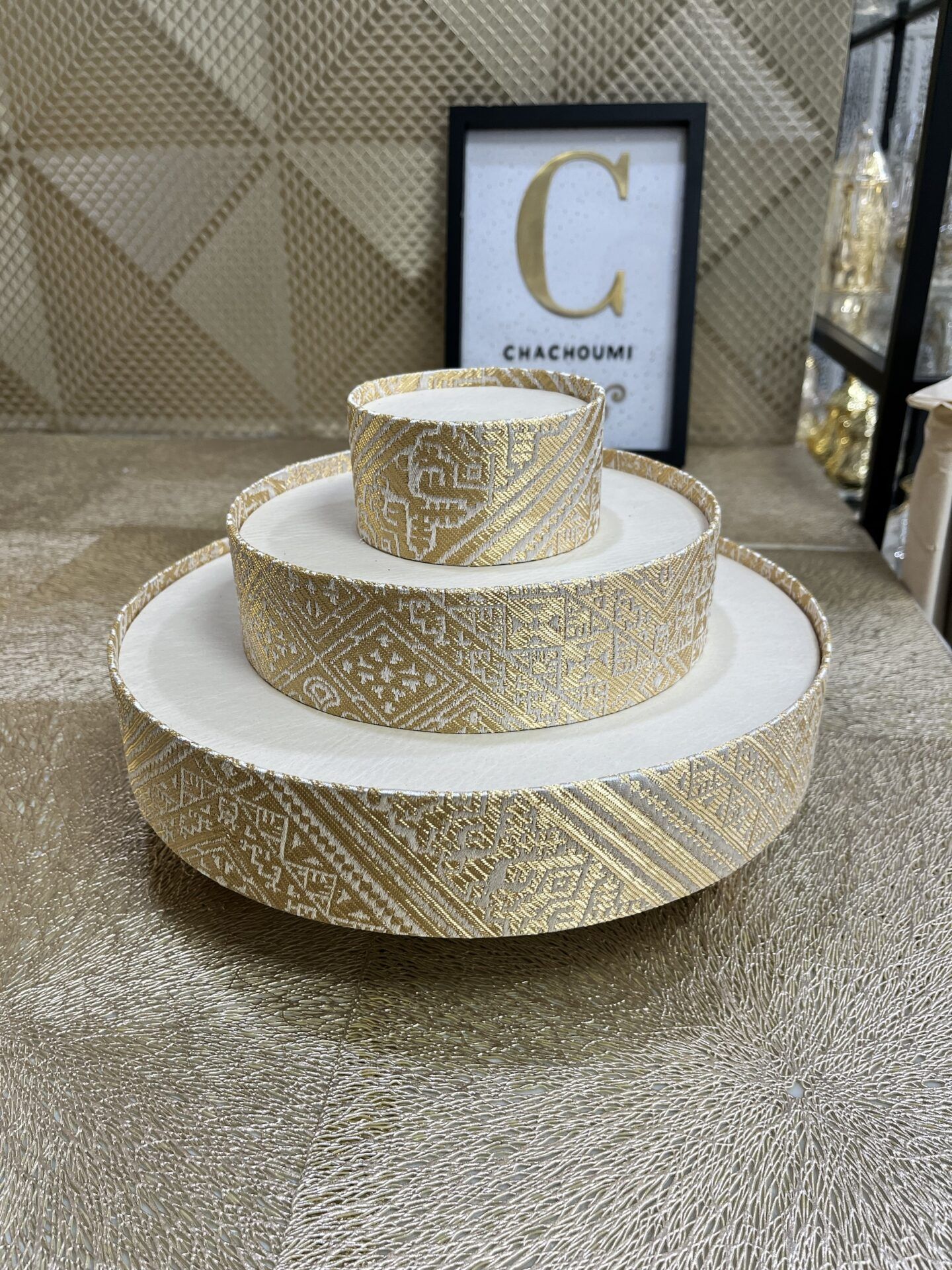 Présentoir de dattes 3 étages doré tarz lfassi – Image 1