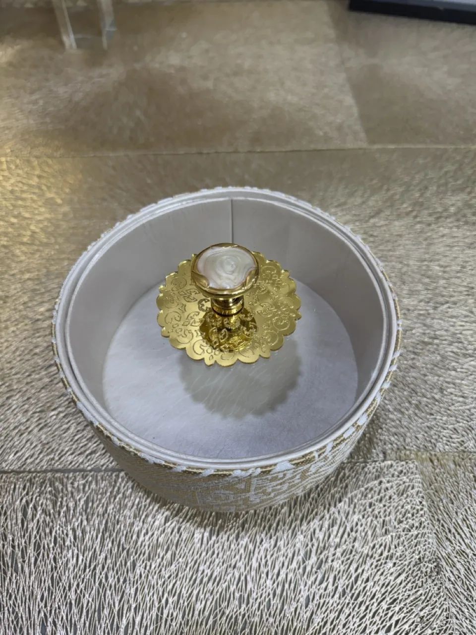 Boite ronde 16 cm tarz el fassi doré – Image 2