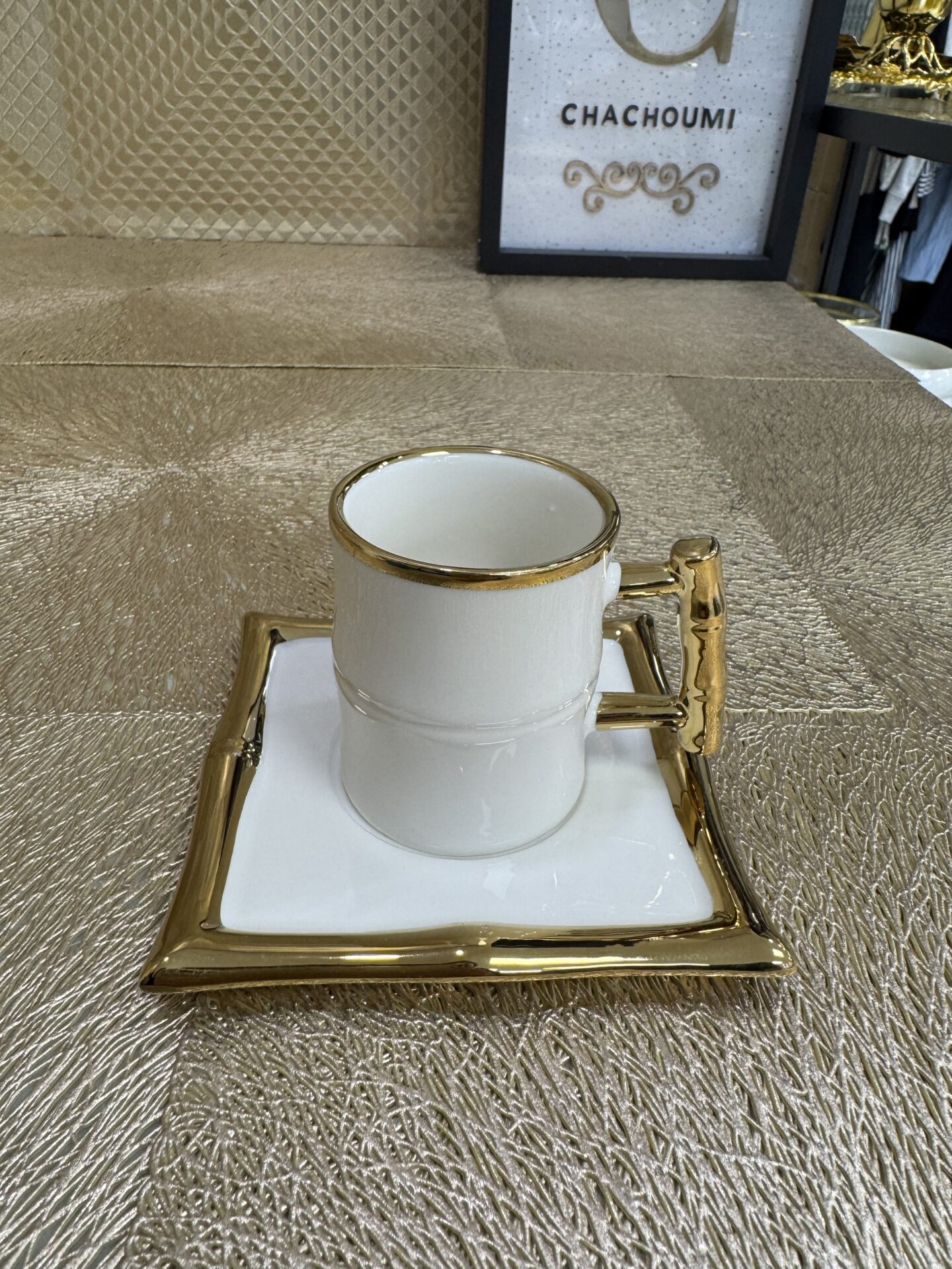 Coffret 6 Tasses 6 Sous-Tasses Dorée 2 – Image 1