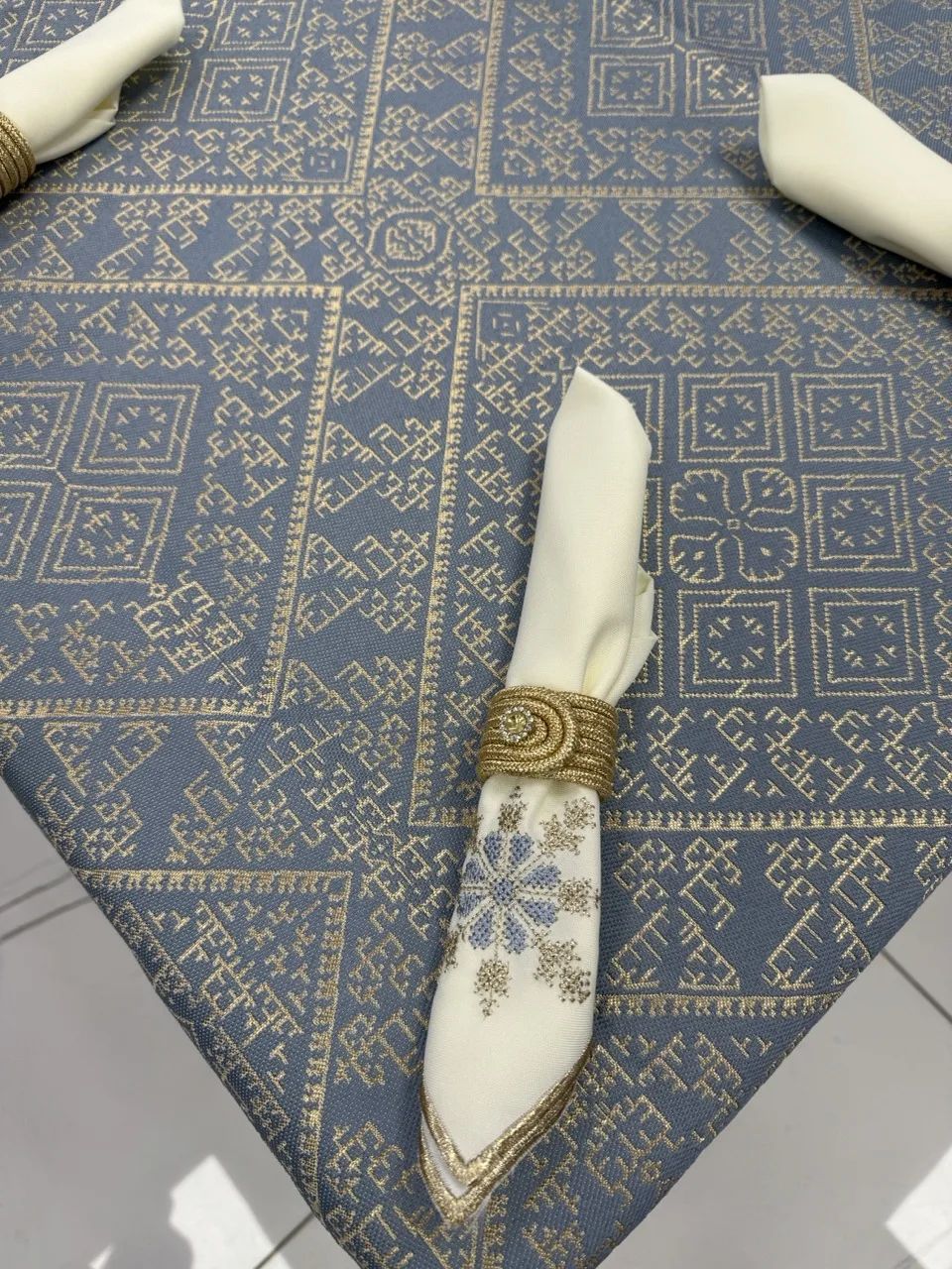 Nappe Tarz el fessi gris 2m50 + 12 serviettes de table – Image 2