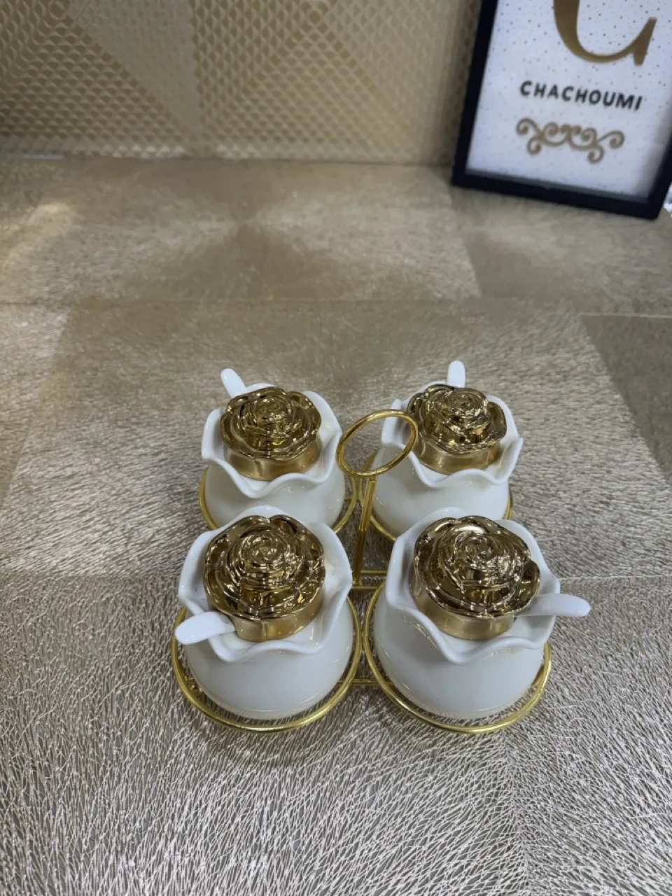 Set 4 saucières avec cuillères porcelaine blanc doré – Image 2