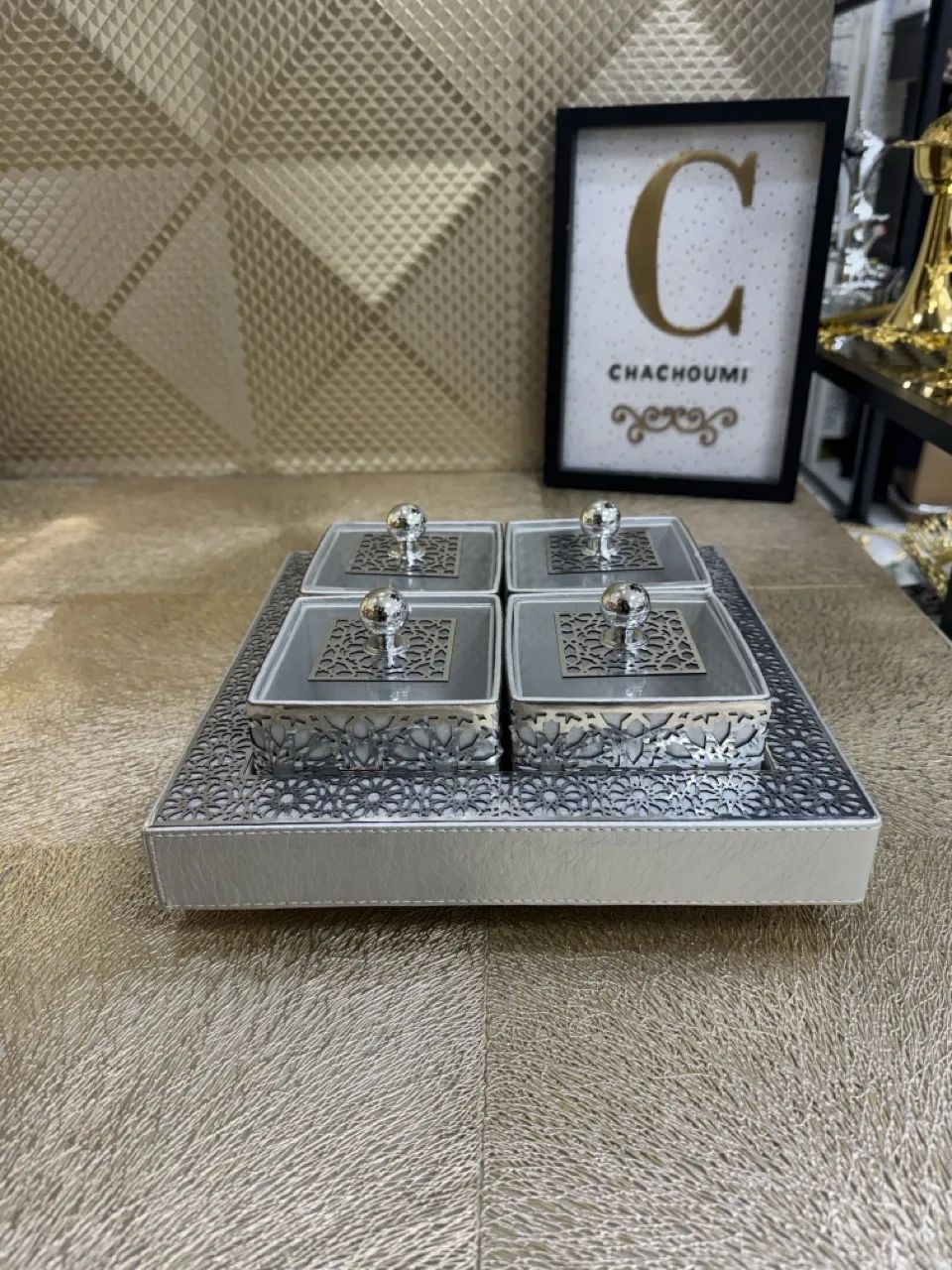 Set Plateau carré et 4 pots orientaux argenté – Image 1