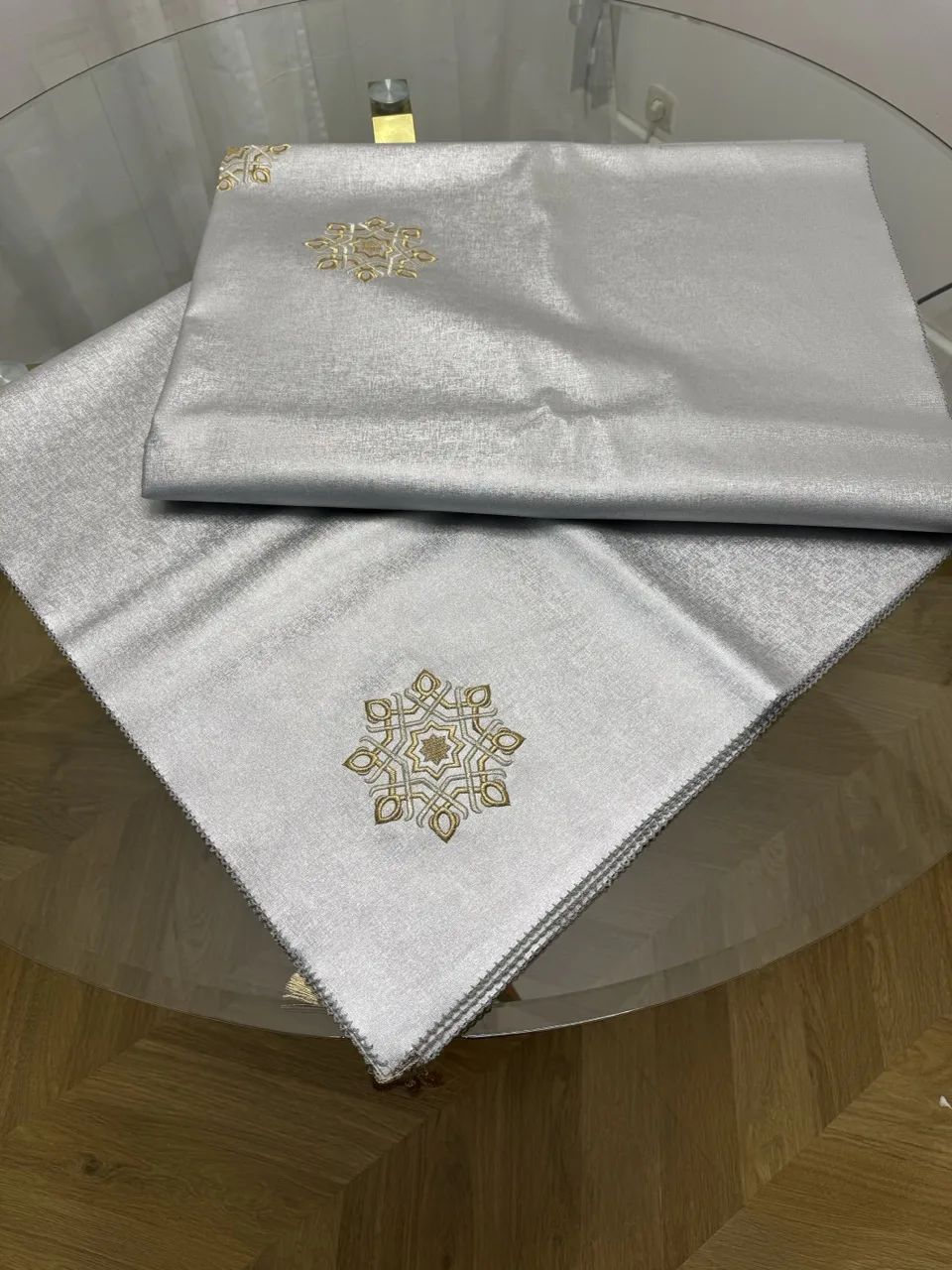 IMG_6352 – Grande Nappe rectangle 2,50m x 1,40m argenté – Image 1