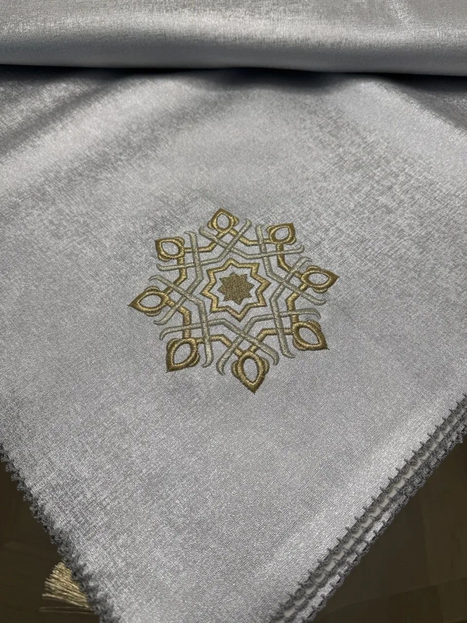 Nappe rectangle 2,50m x 1,40m argenté – Image 2