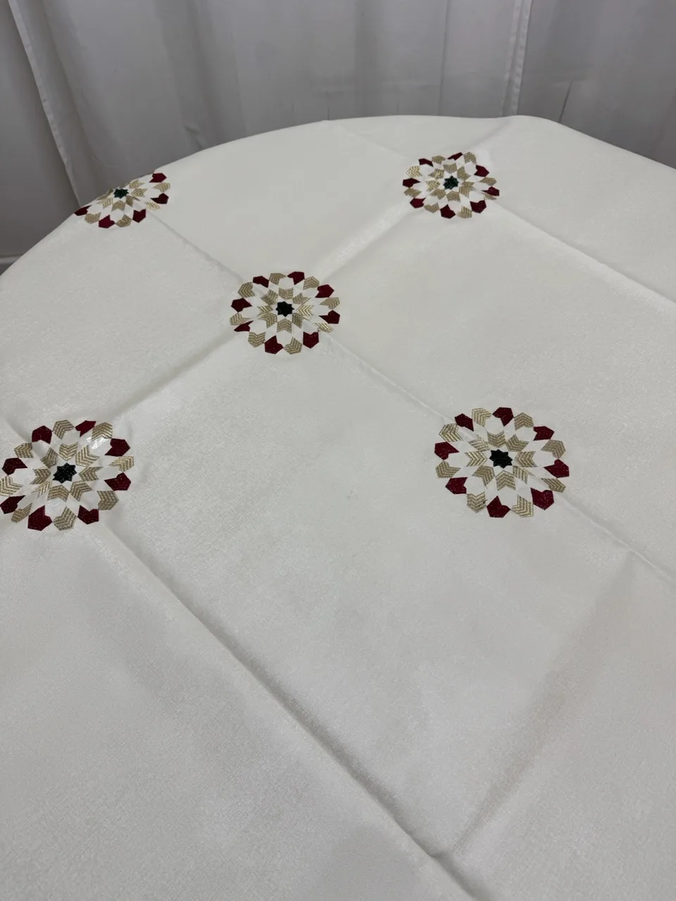 Nappe rectangle 2m x 1,40m blanc cassé zelij rouge vert – Image 1