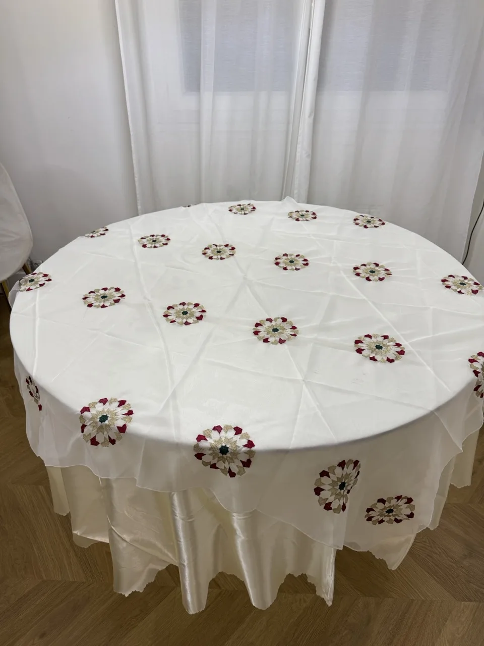 IMG_6379 - Grande Voilage + sous nappe zelij rouge vert – Image 1