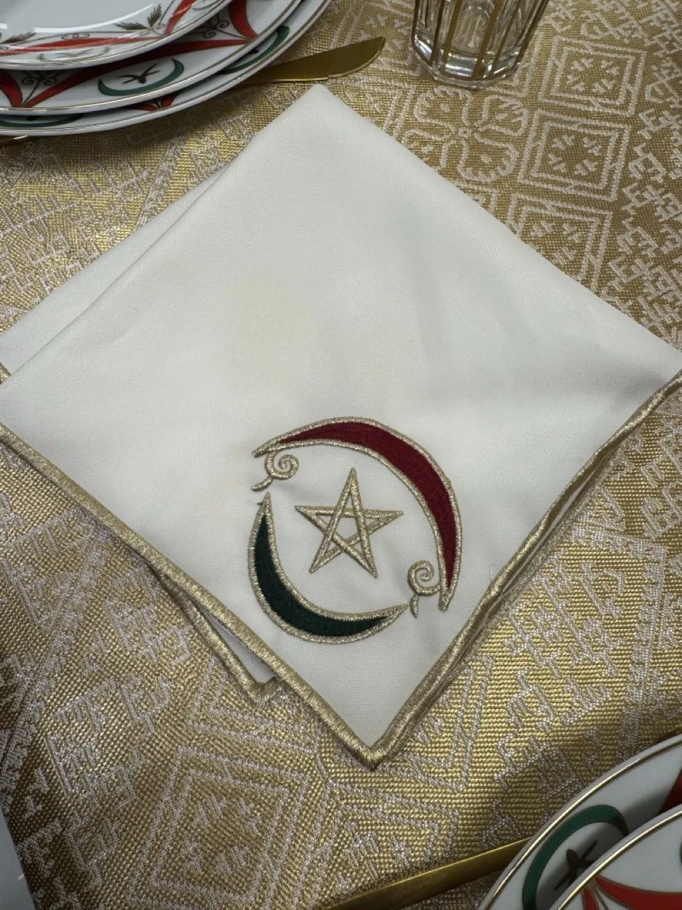 Lot 6 serviettes blanc cassé nejma ou hlel – Image 1