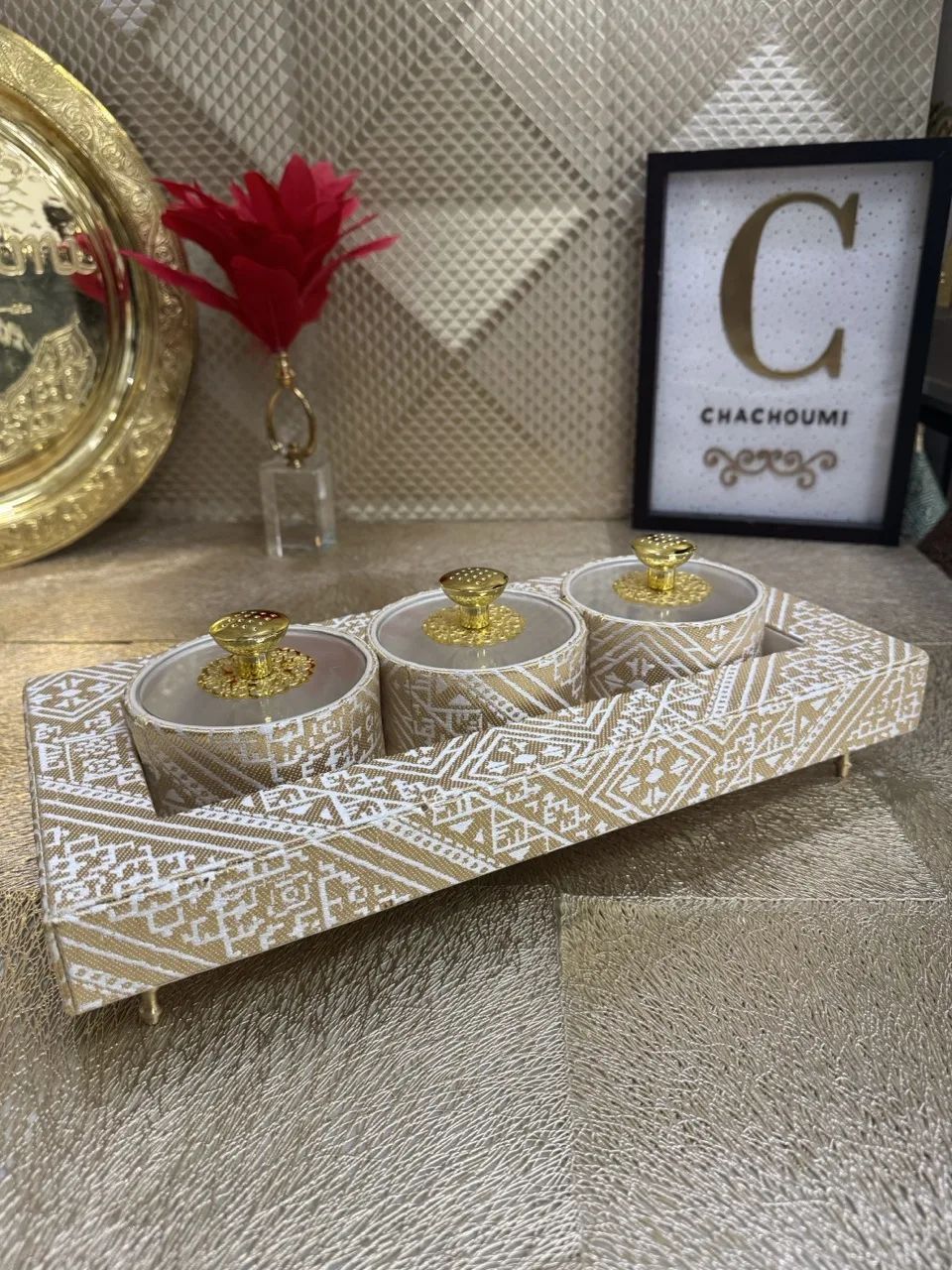 IMG_6516 – Grande Plateau rectangle 3 boites rondes tarz el fassi dorĂ© – Image 1