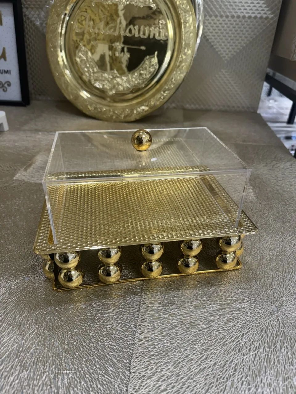 Présentoir doré pm – Image 1