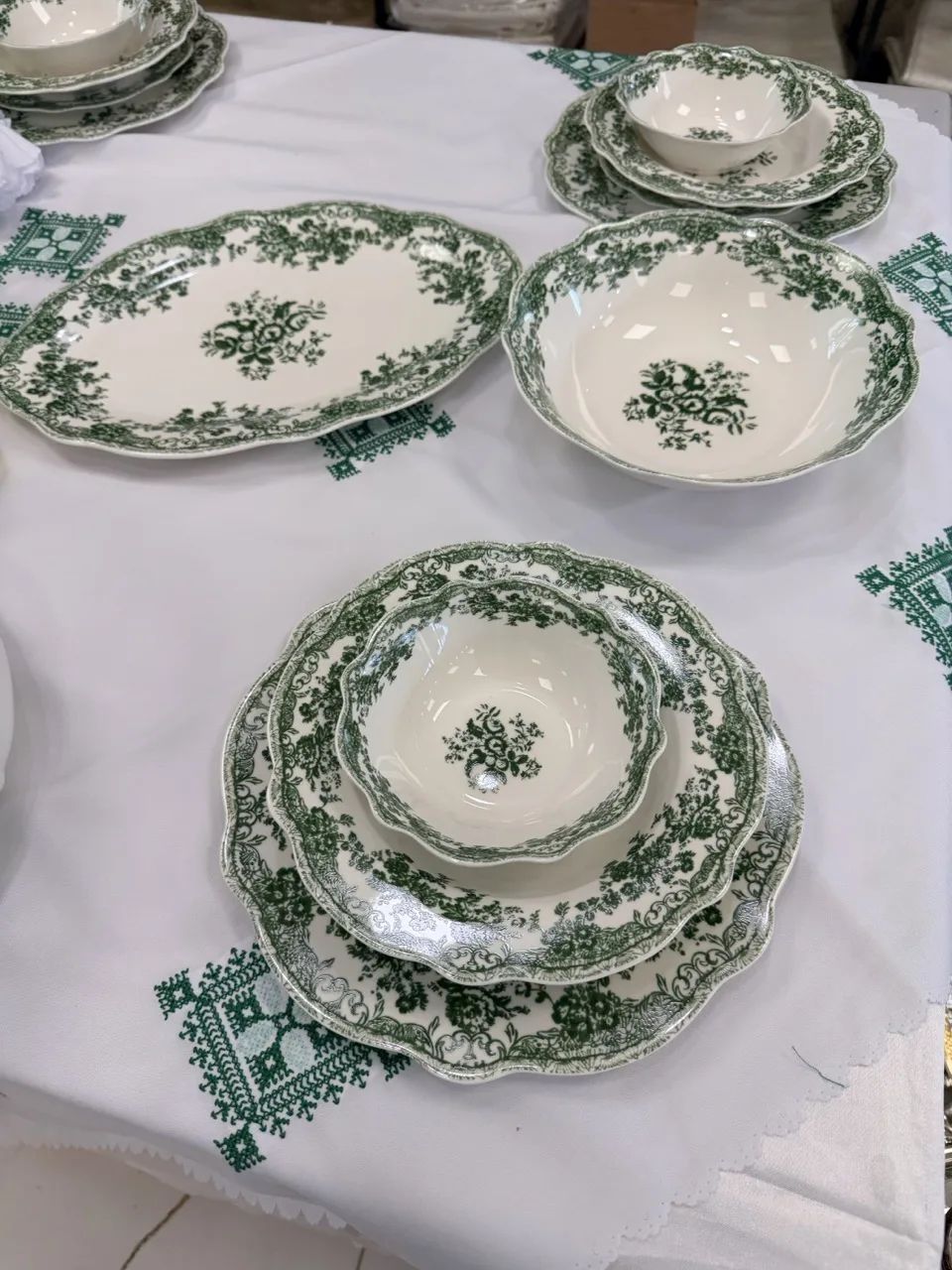 Service de table en porcelaine 26 pièces vert – Image 1