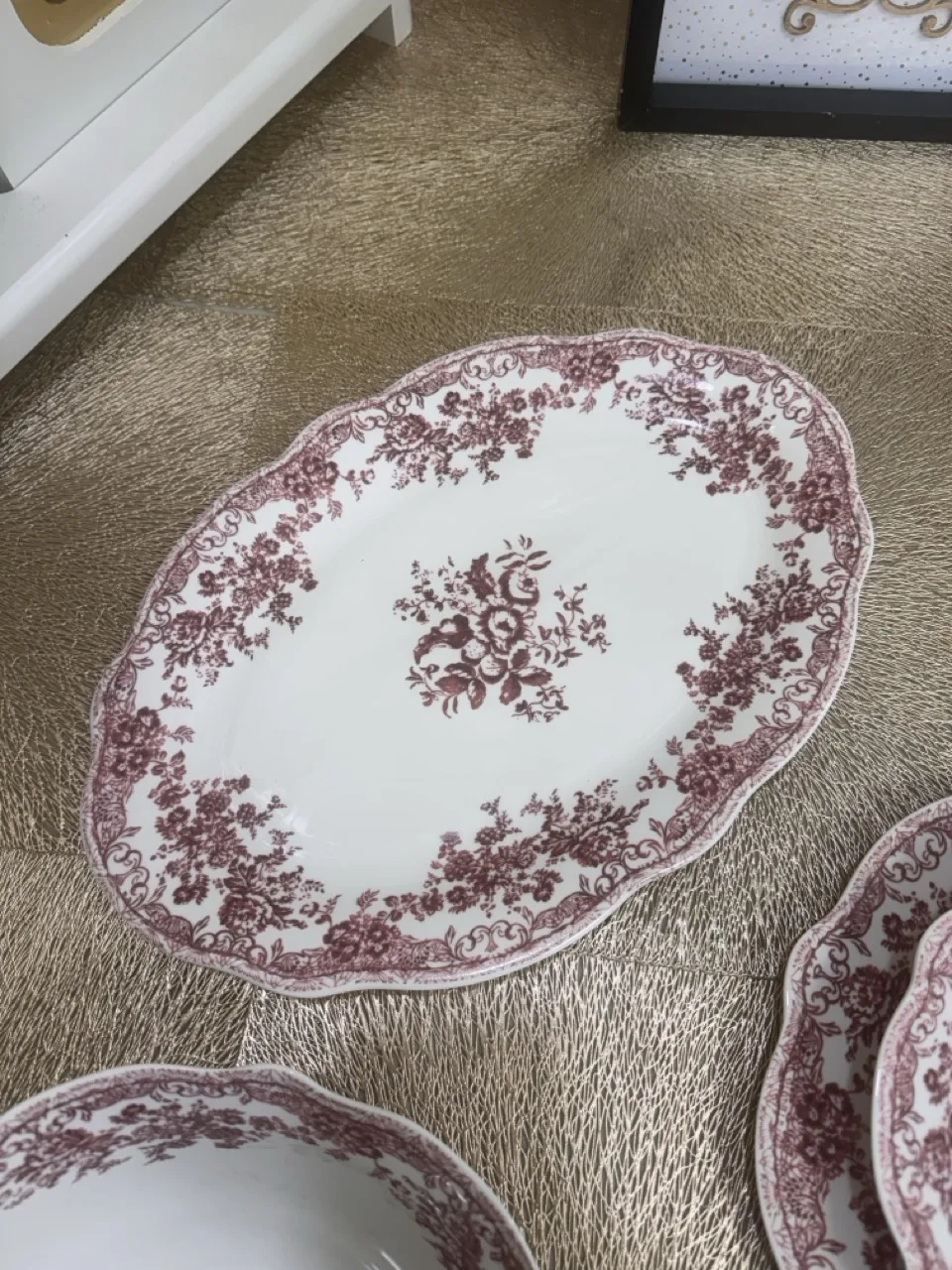 Service de table en porcelaine 26 pièces vieux rouge – Image 5