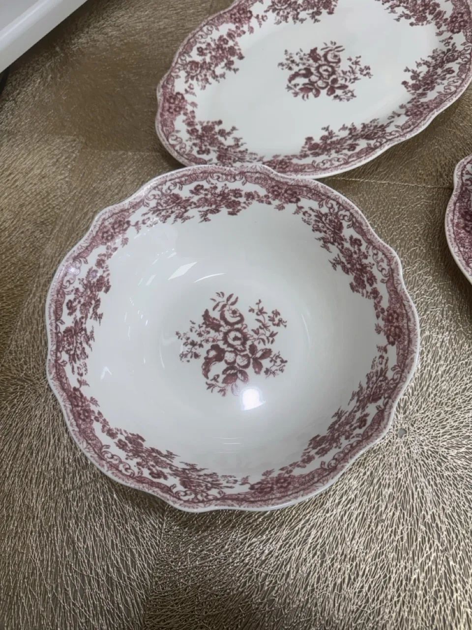 Service de table en porcelaine 26 pièces vieux rouge – Image 6