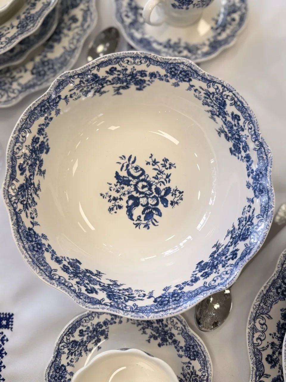 Service de table en porcelaine 26 pièces bleu – Image 3