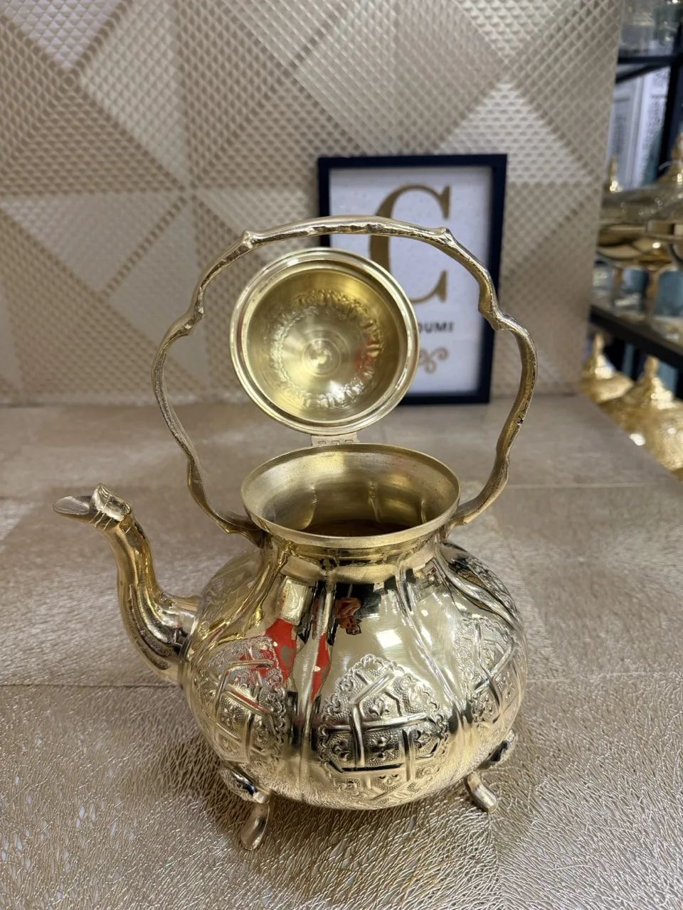 Théière marocaine Boqraj dorée – Image 3