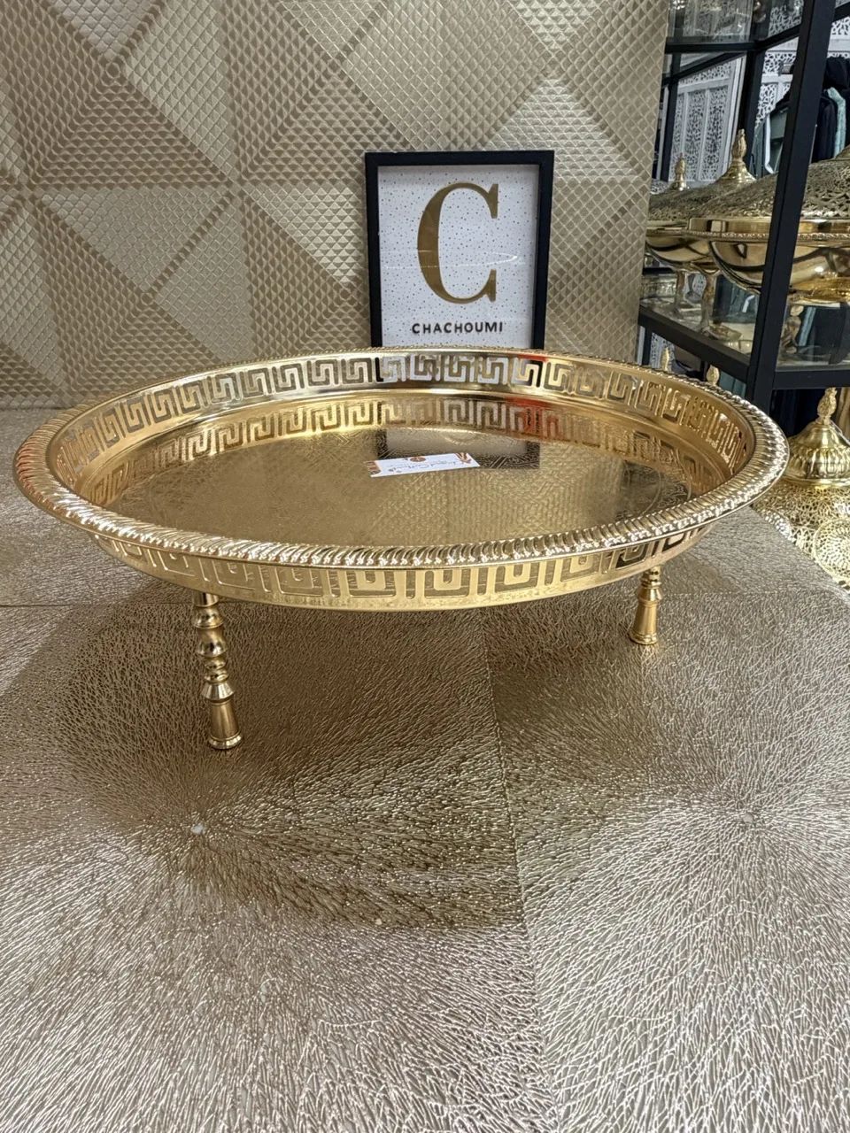 Sinya marocaine dorée sur pied – Image 3