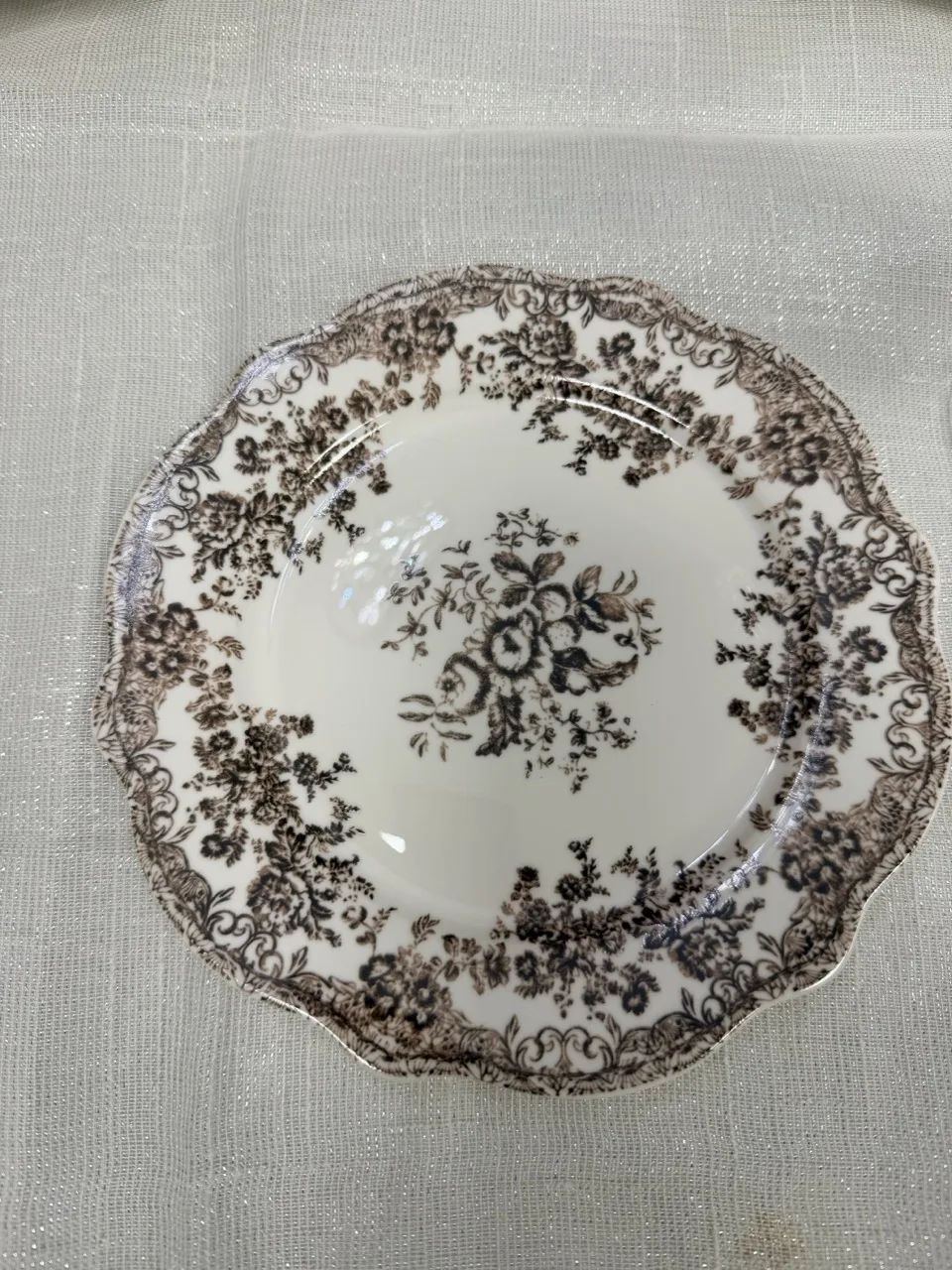 Service de table en porcelaine 26 pièces marron – Image 3
