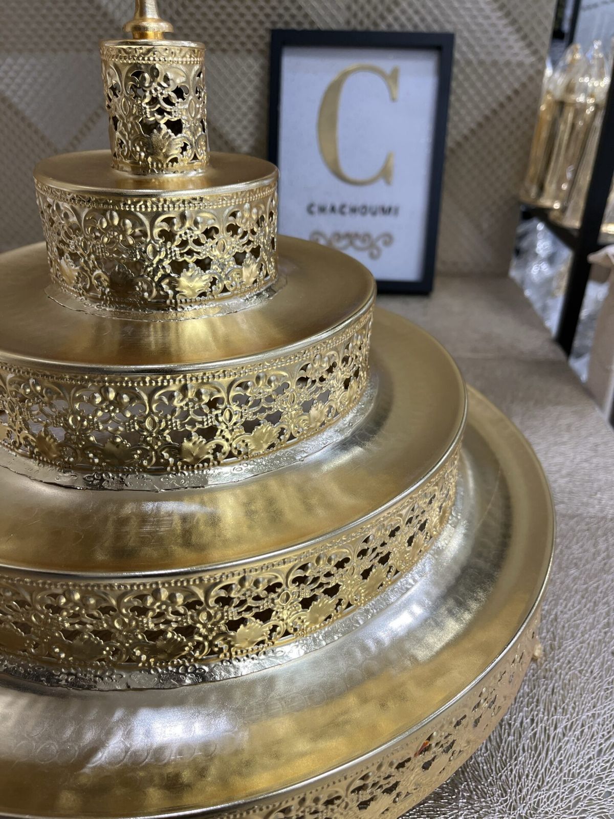 Présentoir de dattes 4 étages en cuivre doré – Image 2