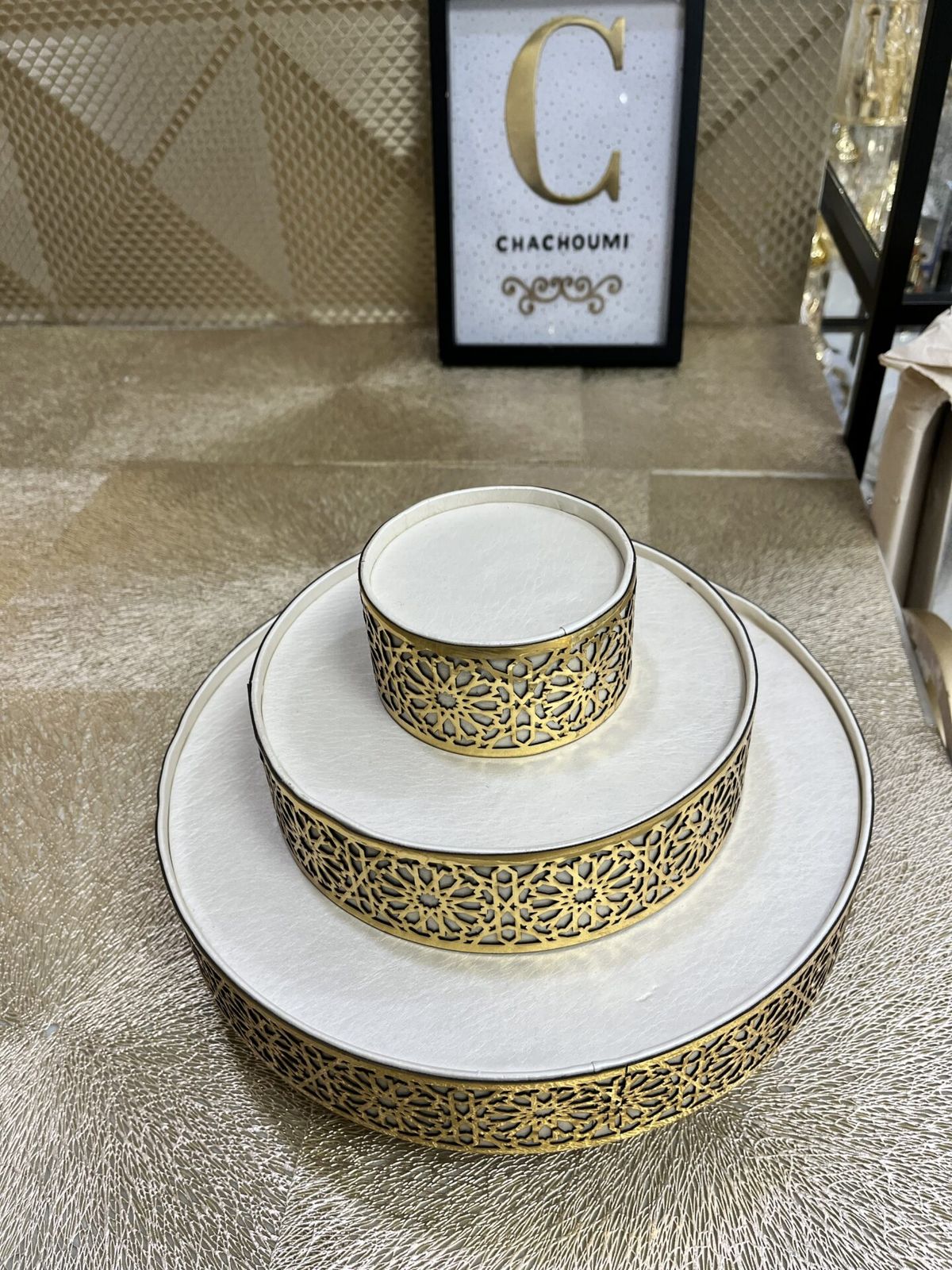 Présentoir de dattes 3 étages doré oriental – Image 3