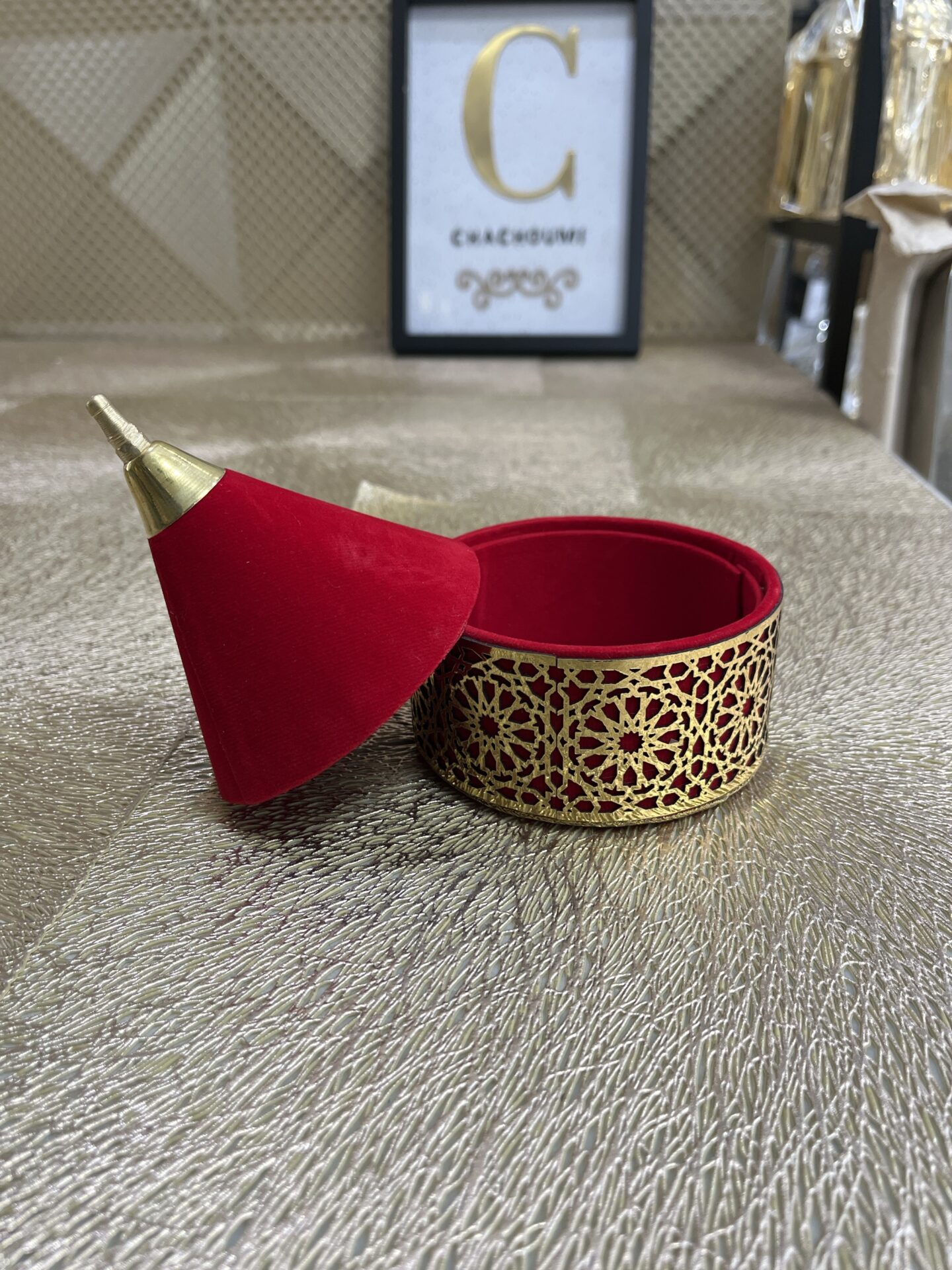 Petit tayfour oriental velours rouge – Image 2