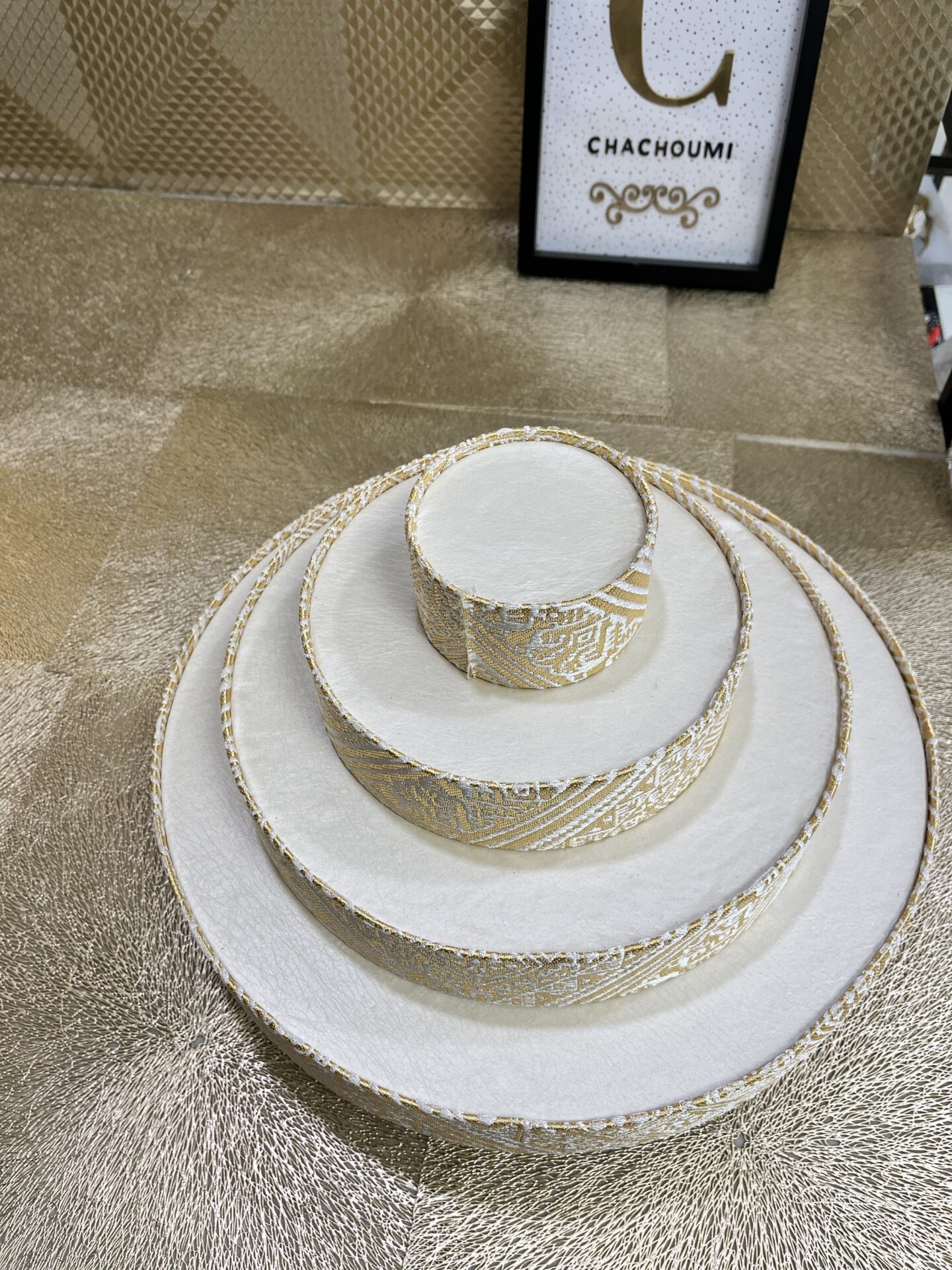 Présentoir de dattes 4 étages doré tarz lfassi – Image 3