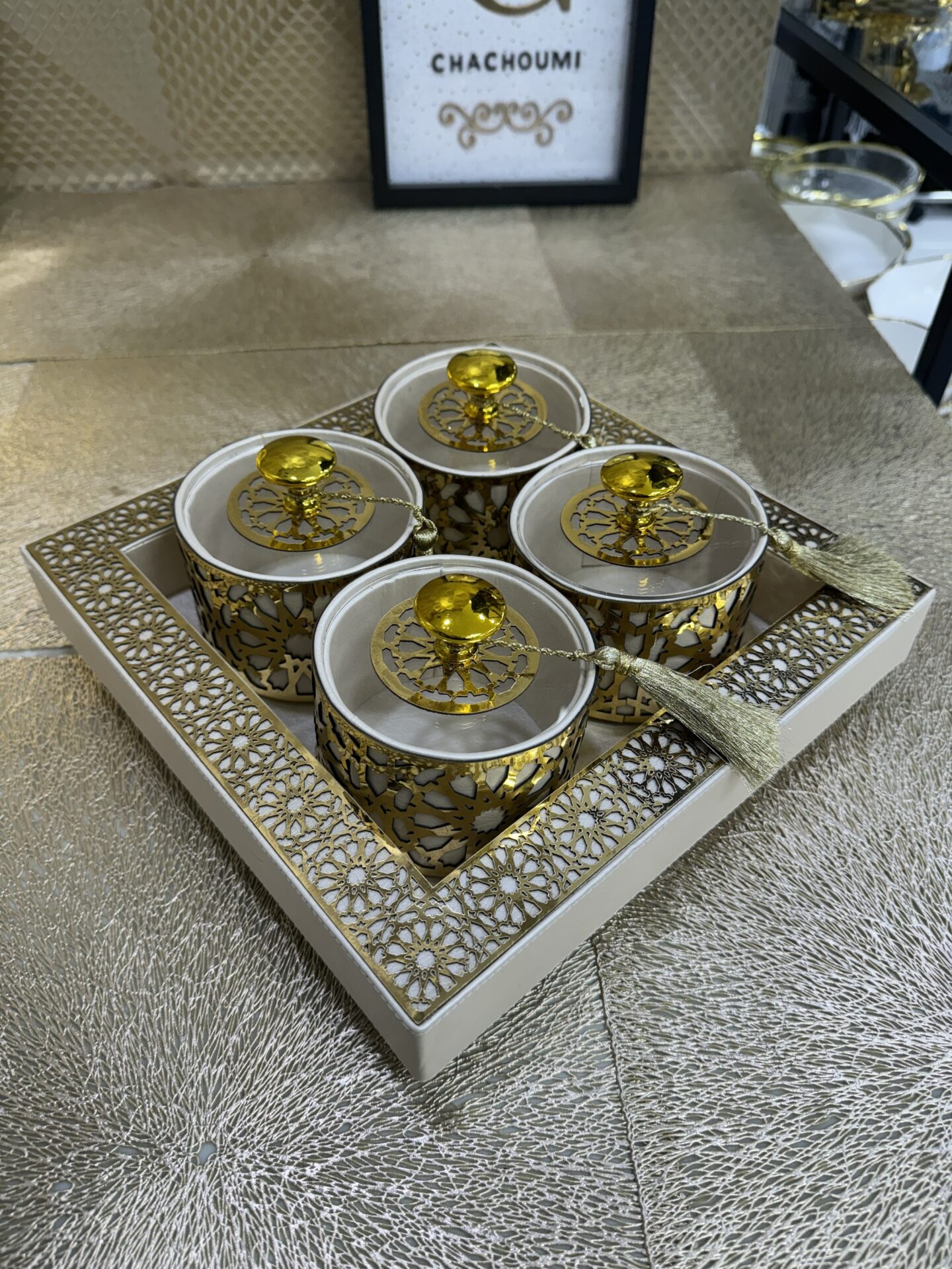 Set Plateau carré et 4 pots orientaux doré