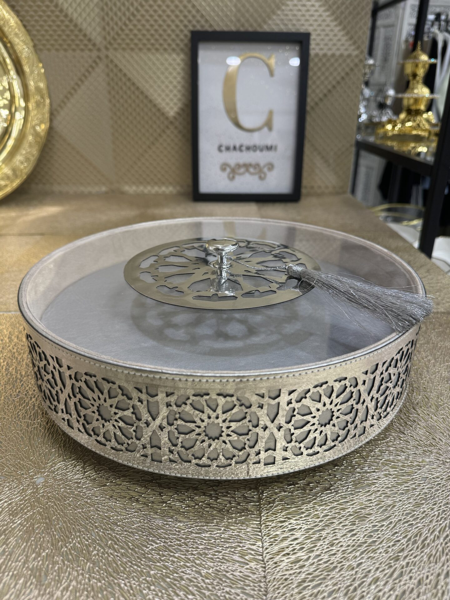 Grande boite ronde orientale argenté 30 cm