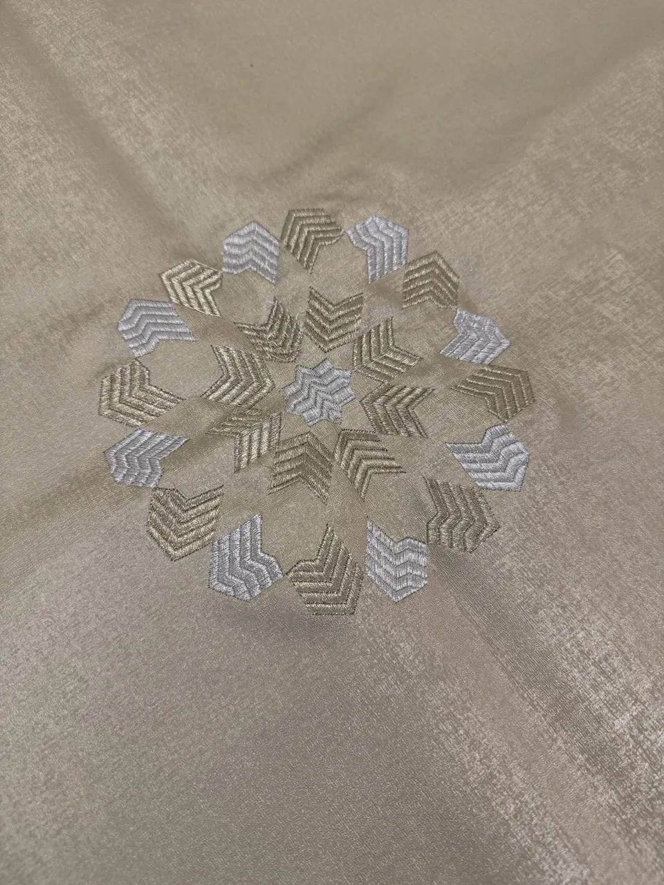 Nappe ronde 1,80 m doré zelij cartier – Image 2