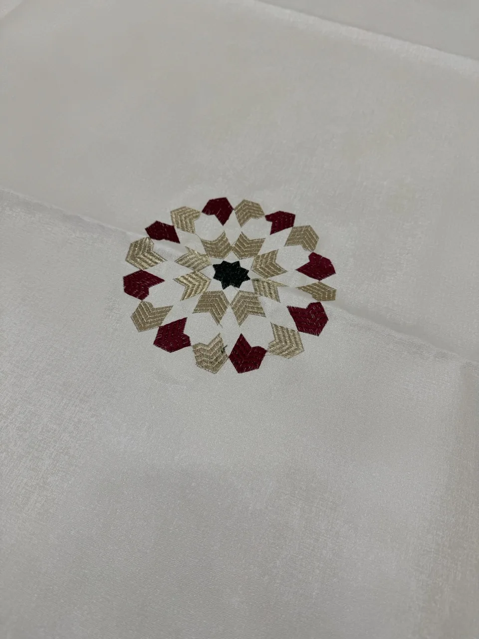 Nappe rectangle 2m x 1,40m blanc cassé zelij rouge vert – Image 2