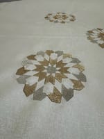 Nappe ronde 1m80 blanc cassé Zelij cartier simili cuir – Image 4