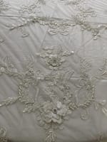 Nappe voile perles fleurs blanches + sous nappe blanche – Image 4