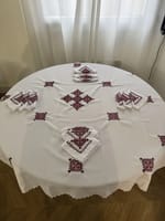 Nappe carré 1m50 x 1m50 blanc tarz fassi rouge + 12 serviettes de table – Image 2