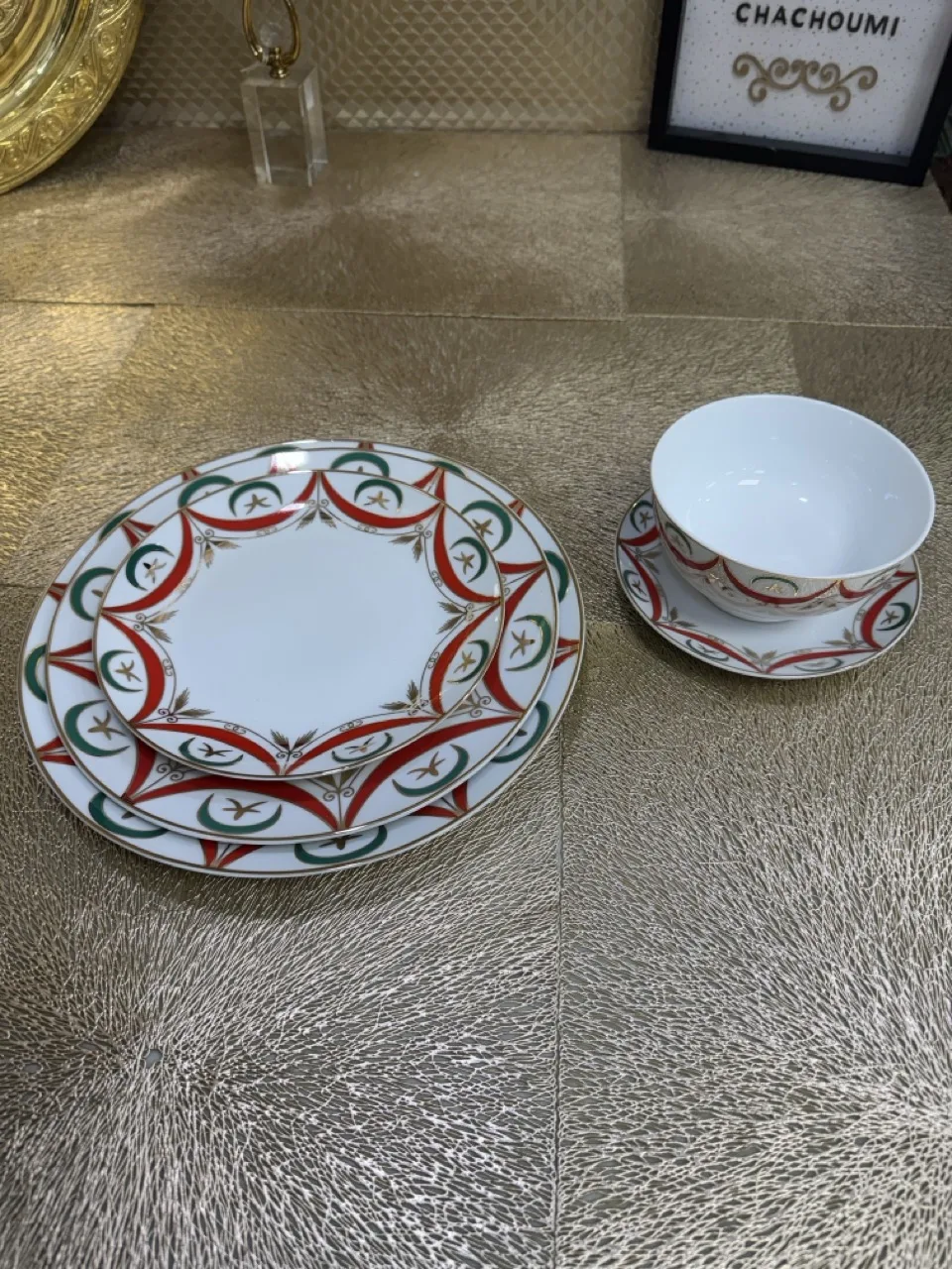 Service de table Nejma ou hlel doré 30 pièces pour 6 personnes