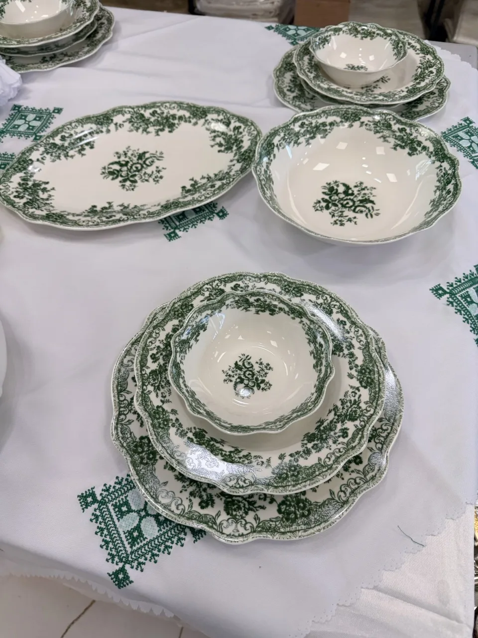 Service de table en porcelaine 26 pièces vert