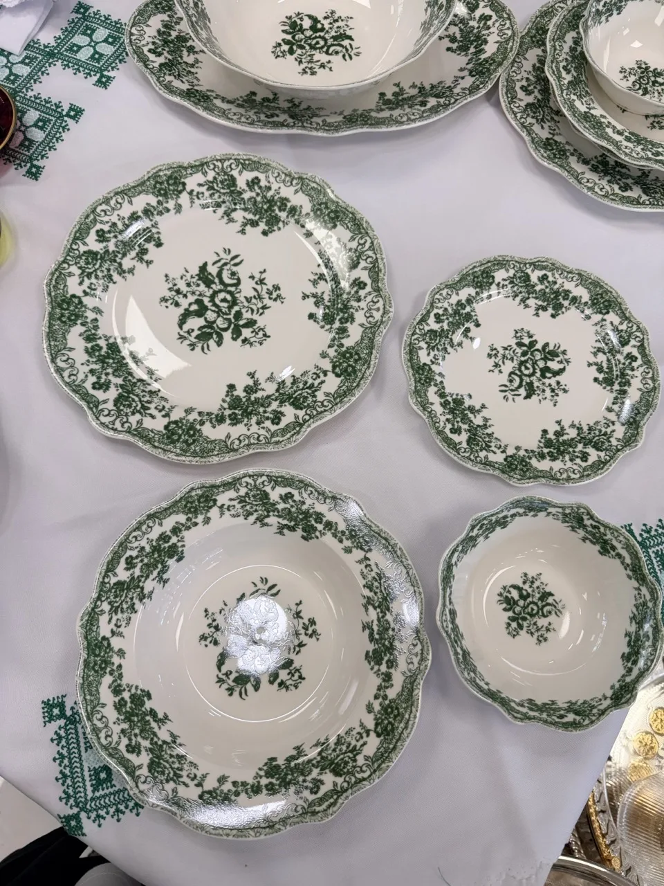 Service de table en porcelaine 26 pièces vert – Image 3