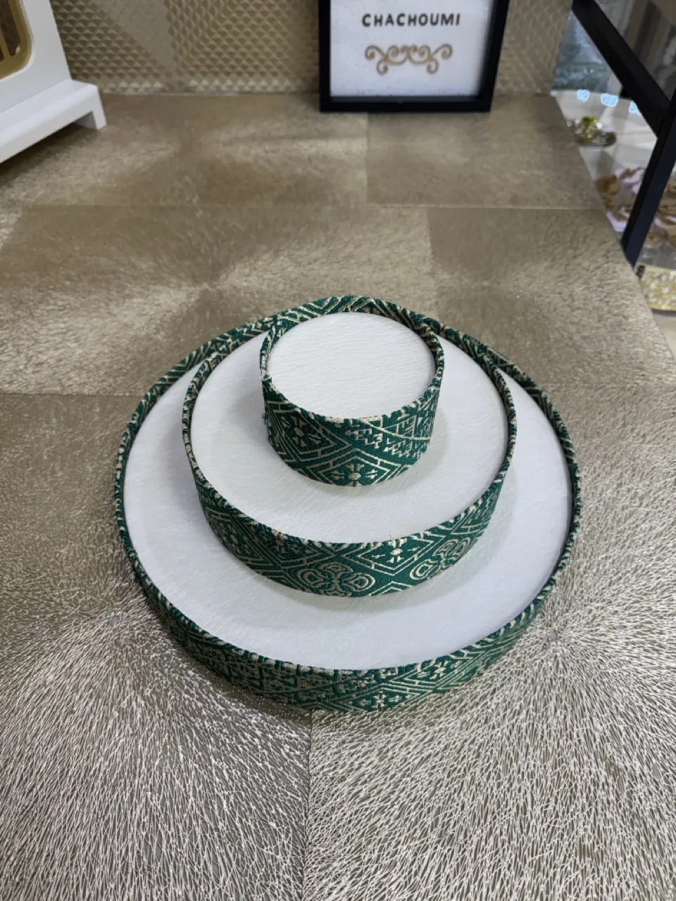 Présentoir de Dattes 3 Niveaux en Tissu Tarz El Fassi vert – Image 2