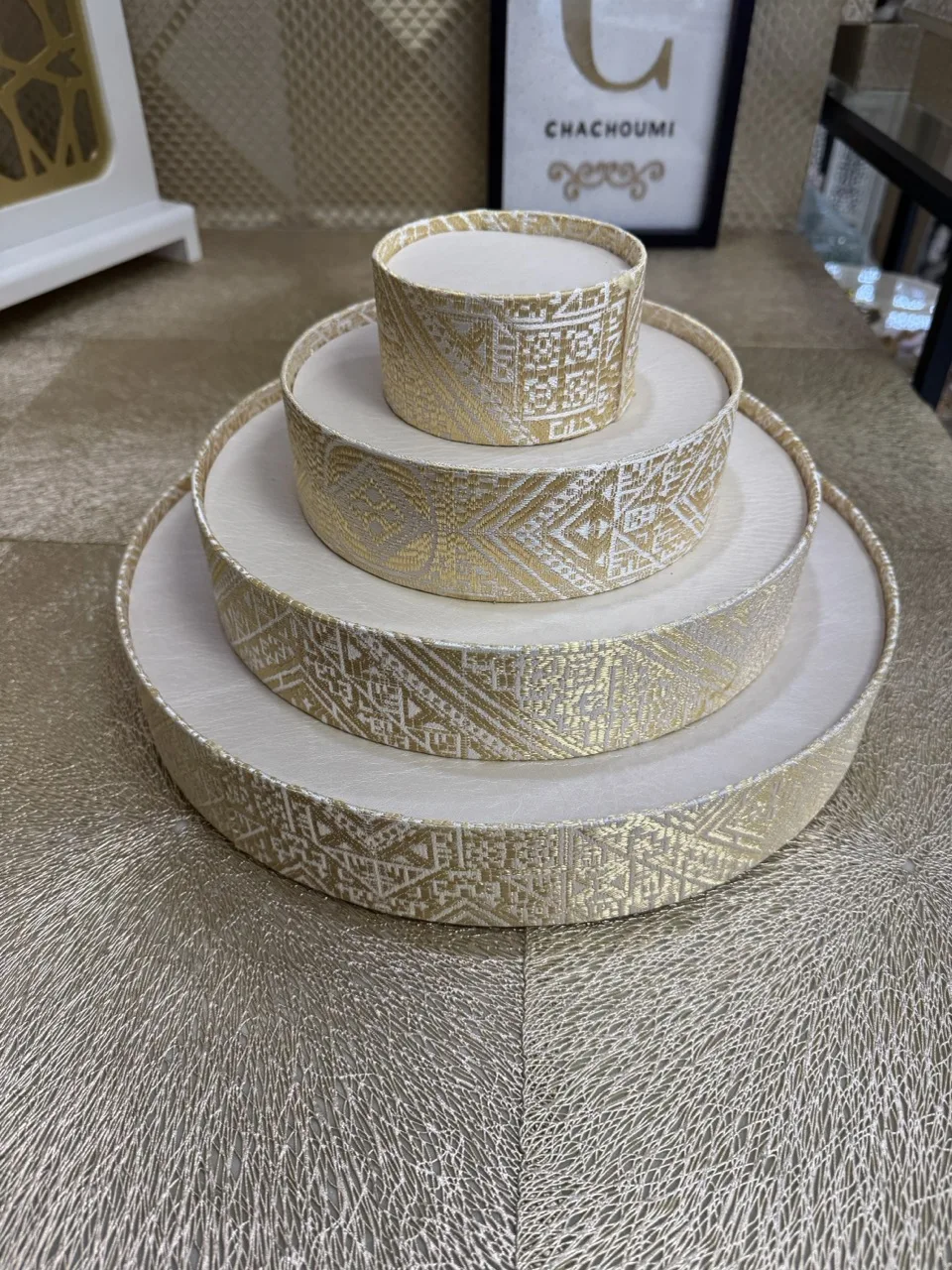 Présentoir de Dattes 4 Niveaux en Tissu Tarz El Fassi Doré