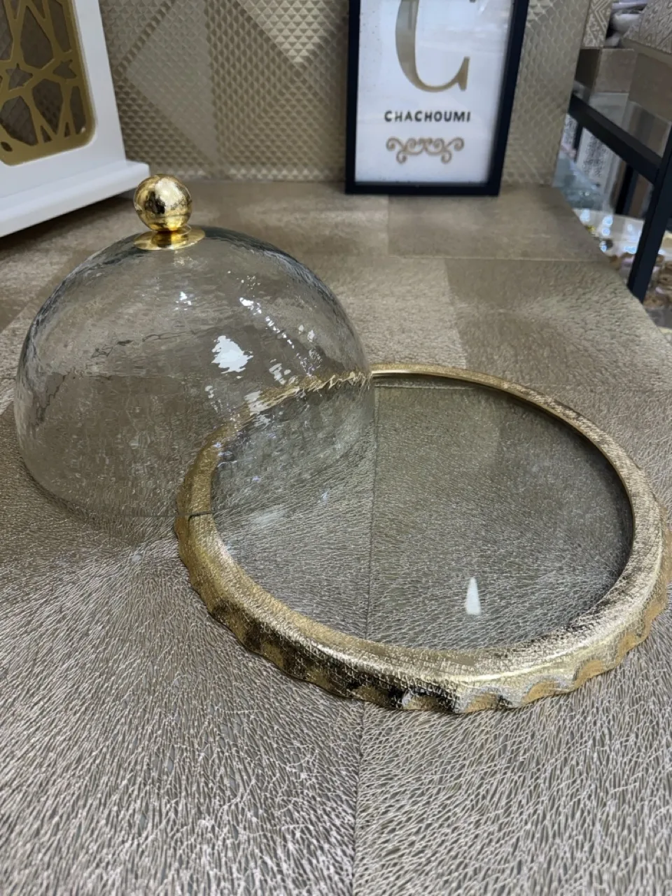 Cloche à gateaux transparente doré – Image 2