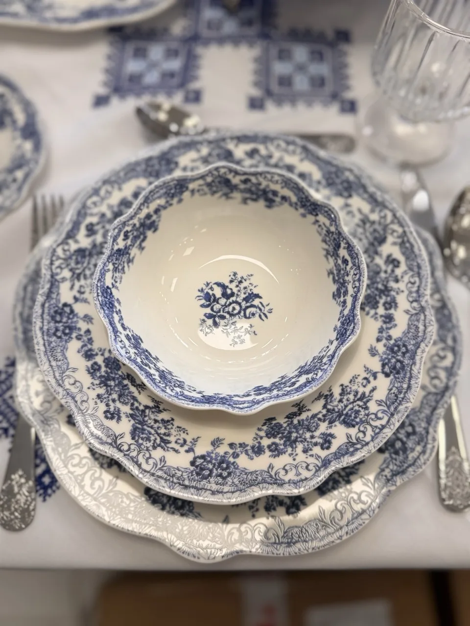 Service de table en porcelaine 26 pièces bleu
