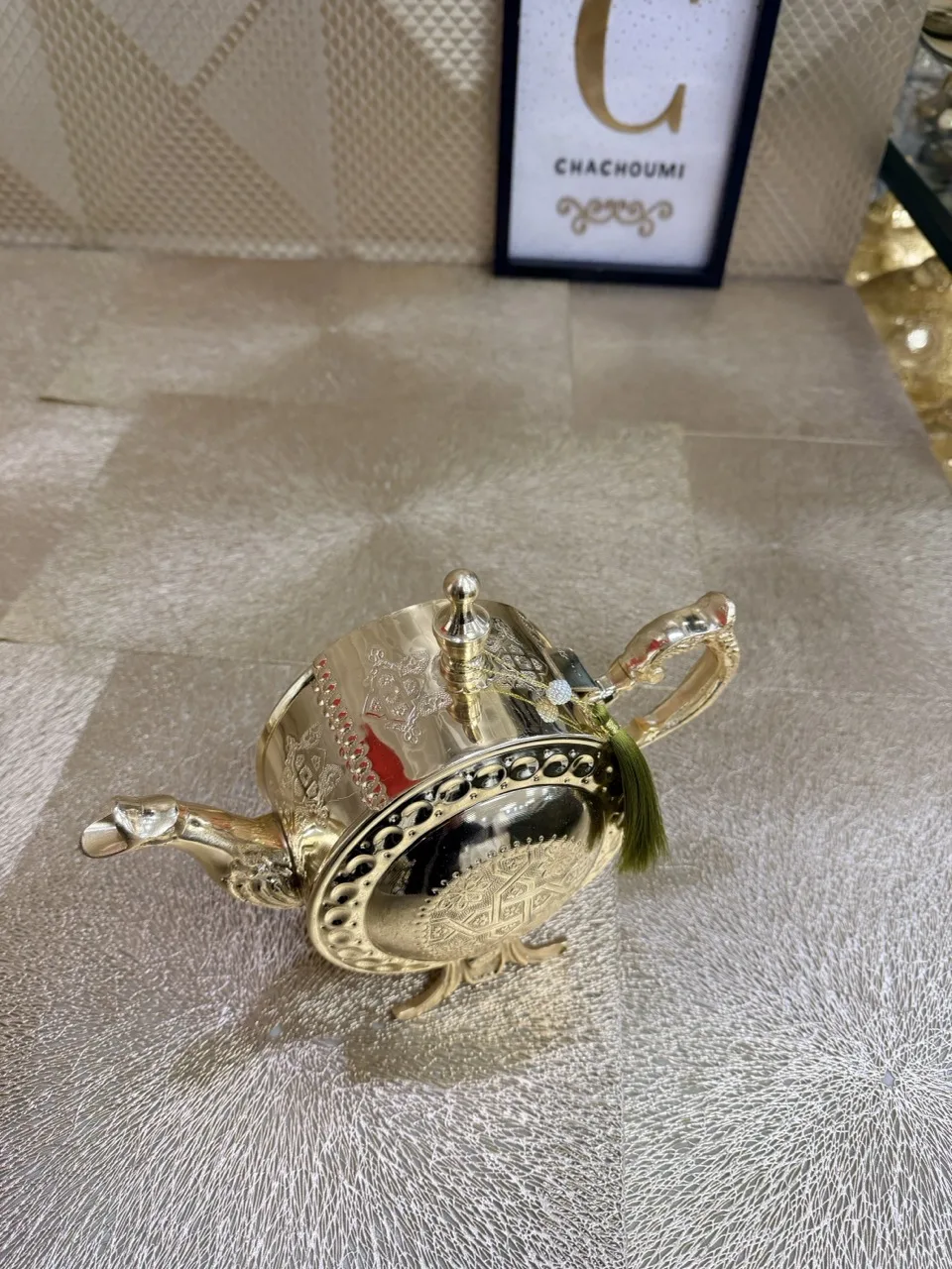 Théière marocaine Magana dorée moyenne