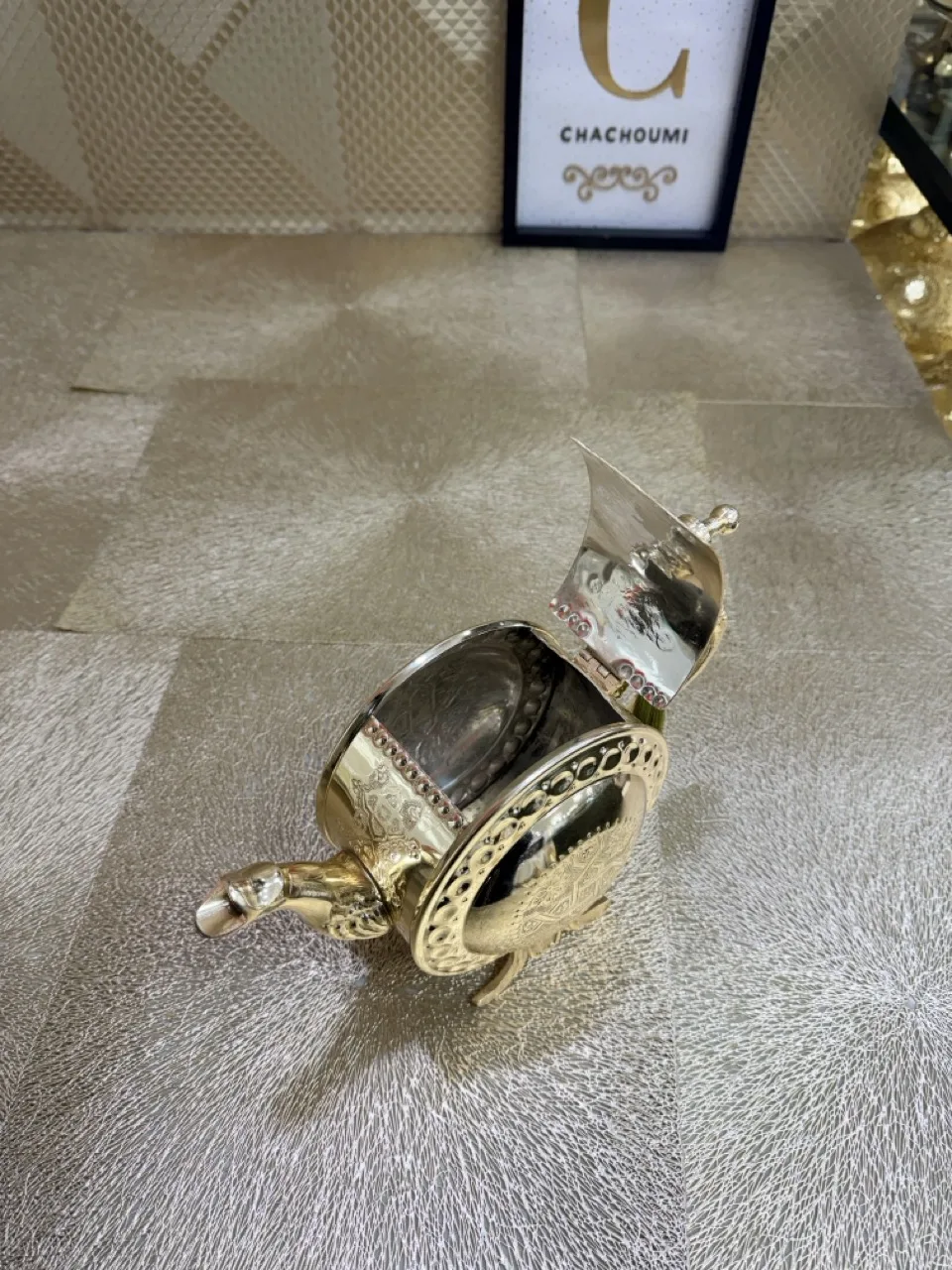 Théière marocaine Magana dorée moyenne – Image 3