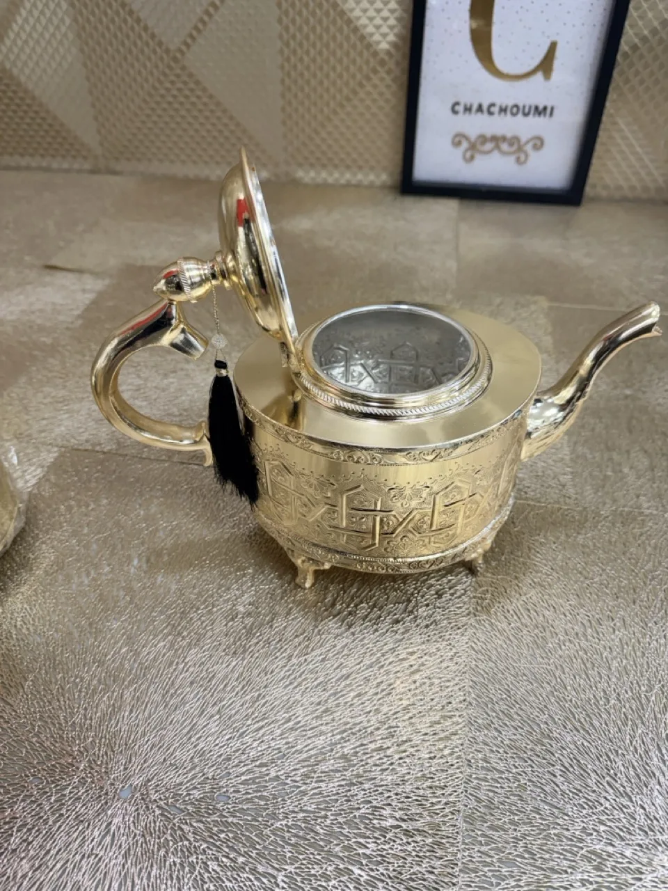 Grande Théière marocaine oval dorée – Image 3