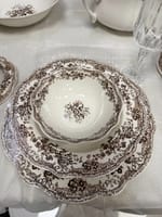 Service de table en porcelaine 26 pièces marron