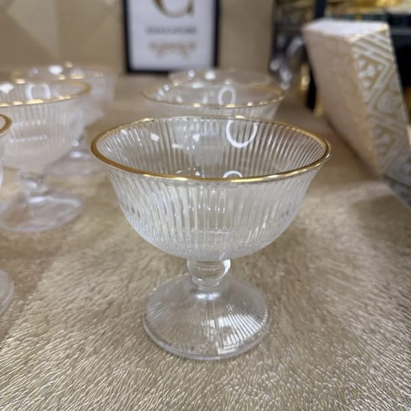 Ensemble de 6 coupes striées avec liseré doré