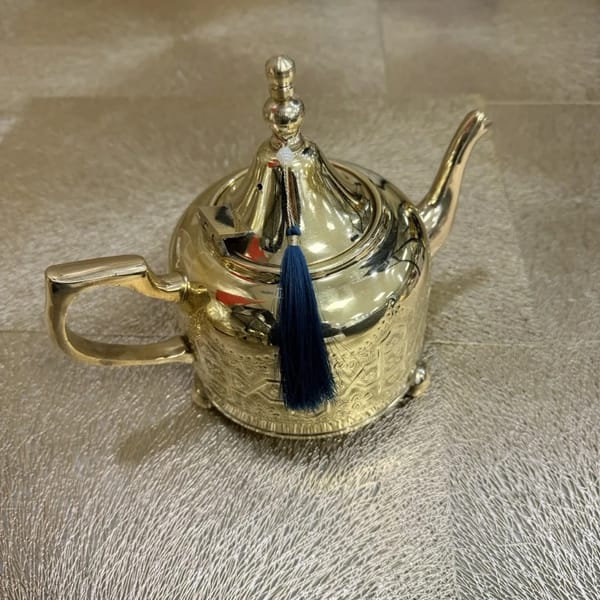 Théière marocaine flora dorée moyenne